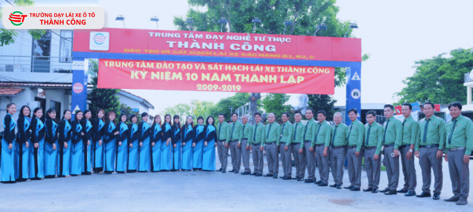 Đội ngũ giáo viên trường dạy lái xe ô tô Thành Công 